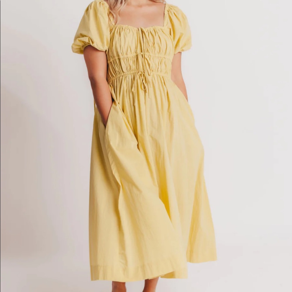 Carolina Drawstring Detail Midi Dress in Kiwi - Bump Friendly